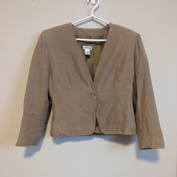 Rodier Cream Blazer and Skirt Set (Size 42) - Picture 2 of 15